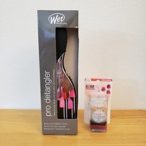 Wet Brush Pro Detangler Lipstick + invisibobble Original Traceless Hair Ring 8ct